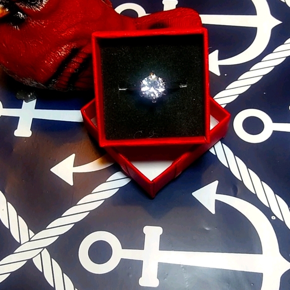 2 carat cz diamond ring size 7 - Picture 1 of 6